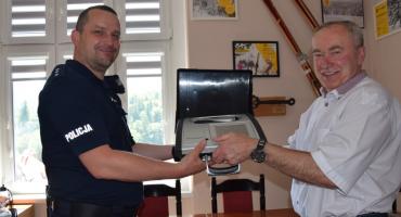 Alkotester zakupiony przez miasto został przekazany policjantom